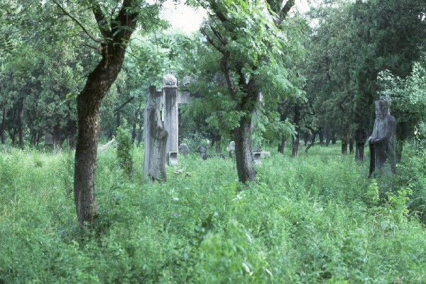 Confucius temple, Kung family graveyard statues.jpg 102.4K