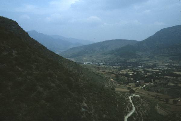 View toward Shaolin from above Bodhidharma's cave.jpg 18.7K